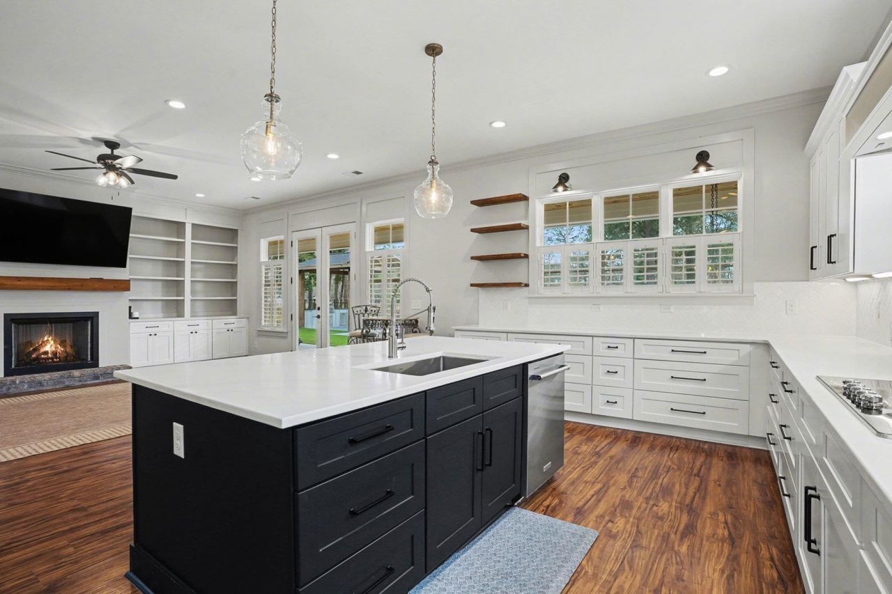 208 Green Lake Dr. Photo 9