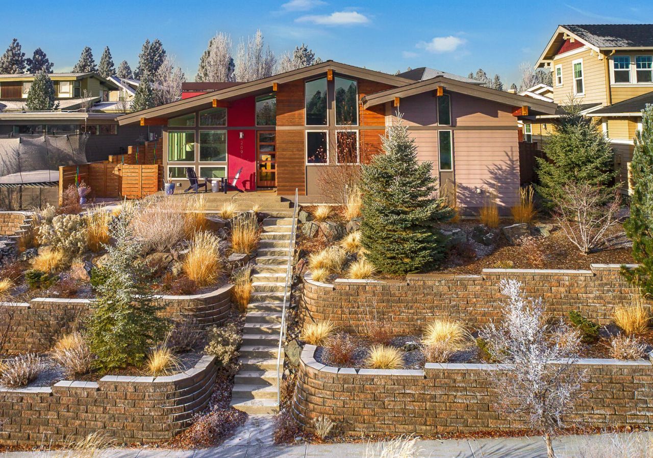 2091 NW Lemhi Pass Drive, Bend, OR 97703 Main Photo