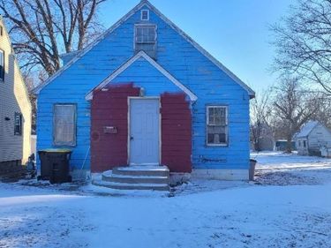 17 10th Street, Windom, MN 56101
