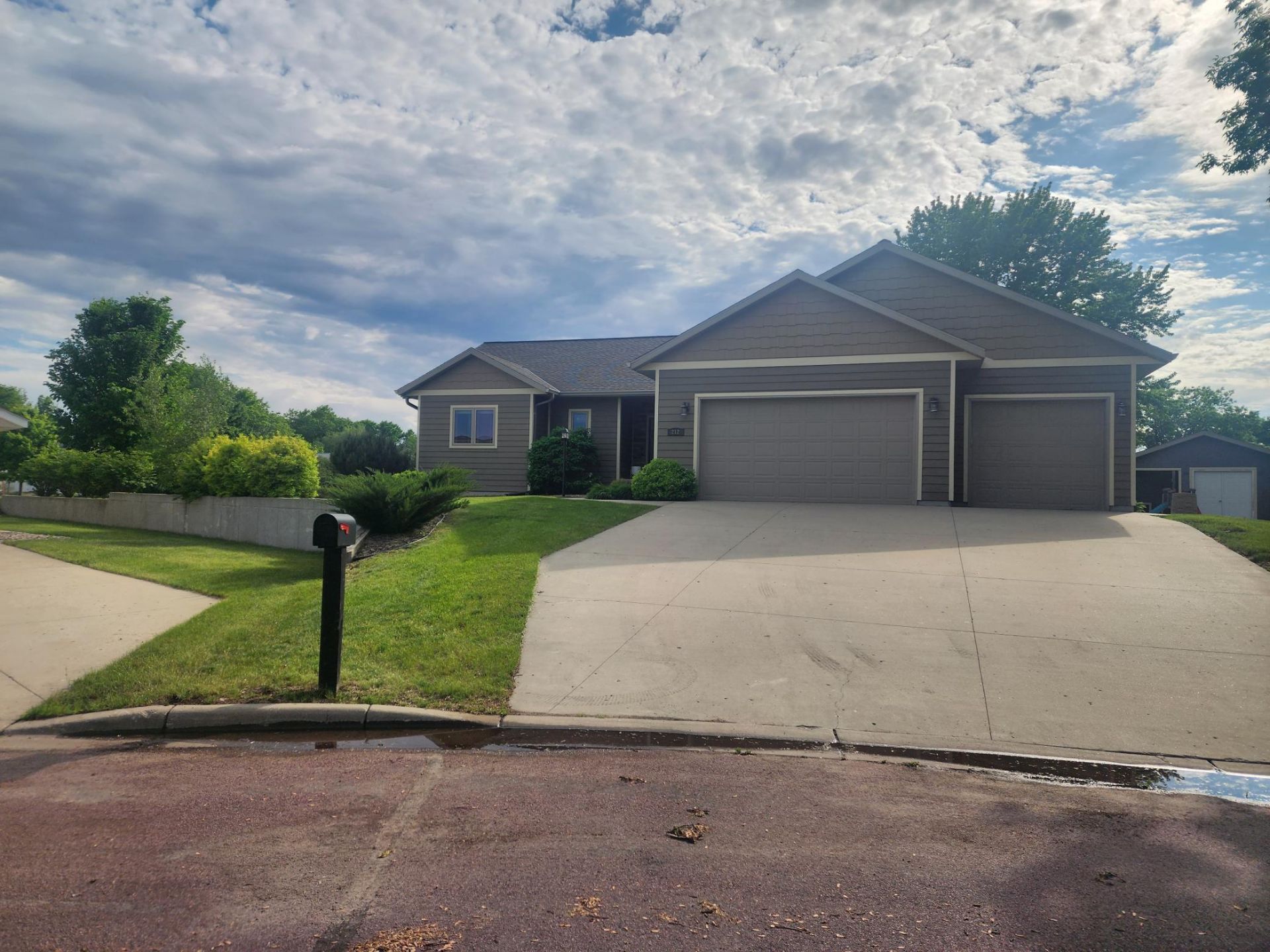212 Eastwood Drive, Redwood Falls, MN 56283