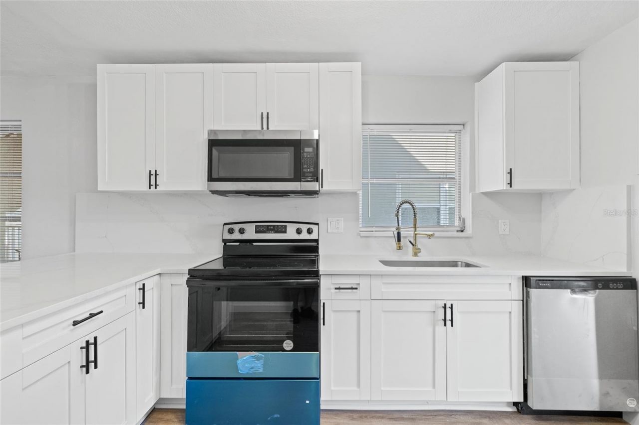1000 49th Street N, Unit 214, Saint Petersburg, FL 33710 Photo