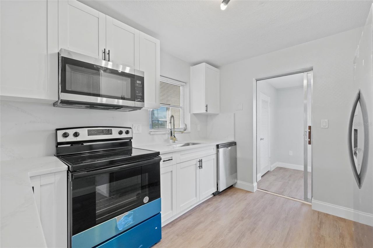 1000 49th Street N, Unit 214, Saint Petersburg, FL 33710 Photo