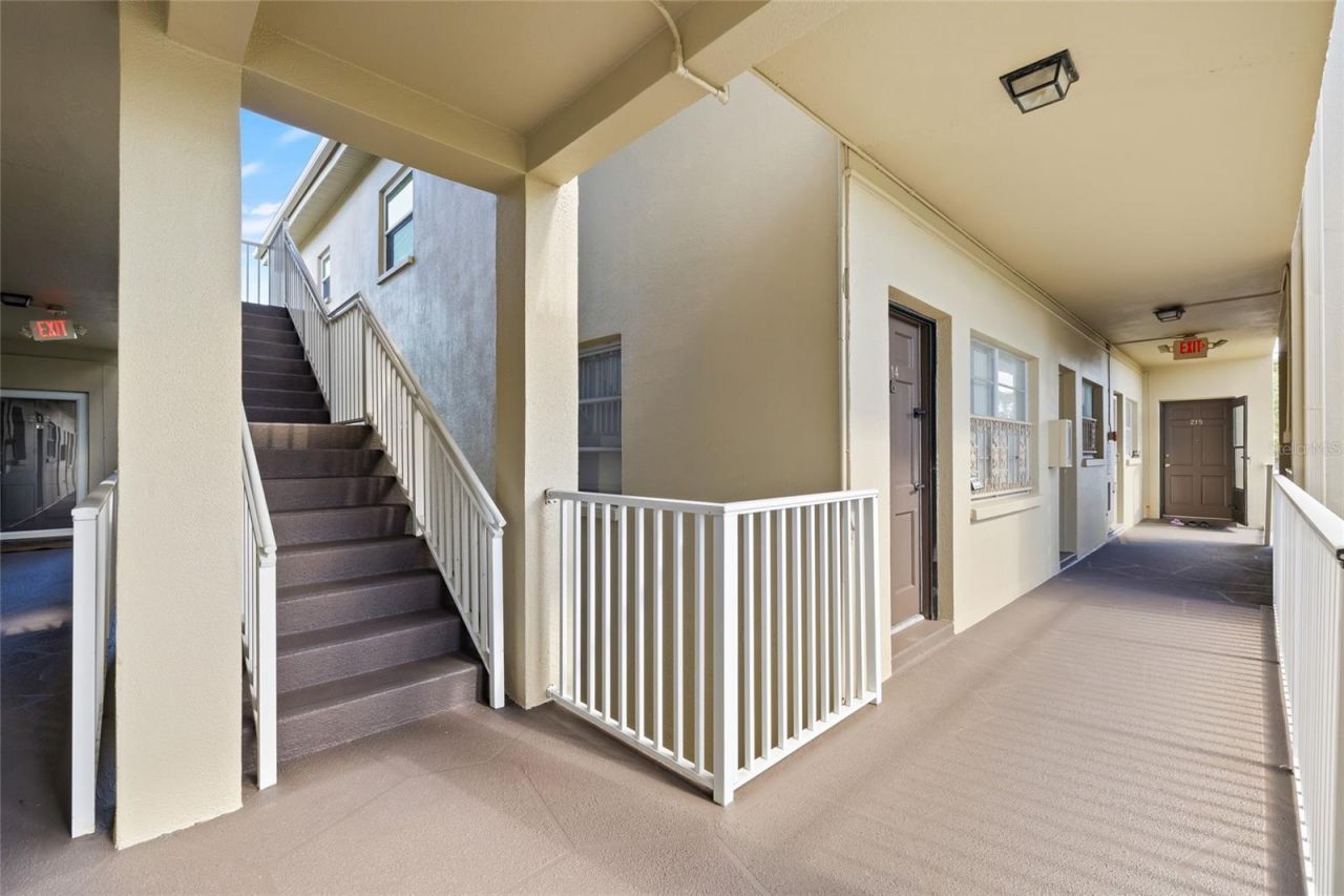 1000 49th Street N, Unit 214, Saint Petersburg, FL 33710 Photo