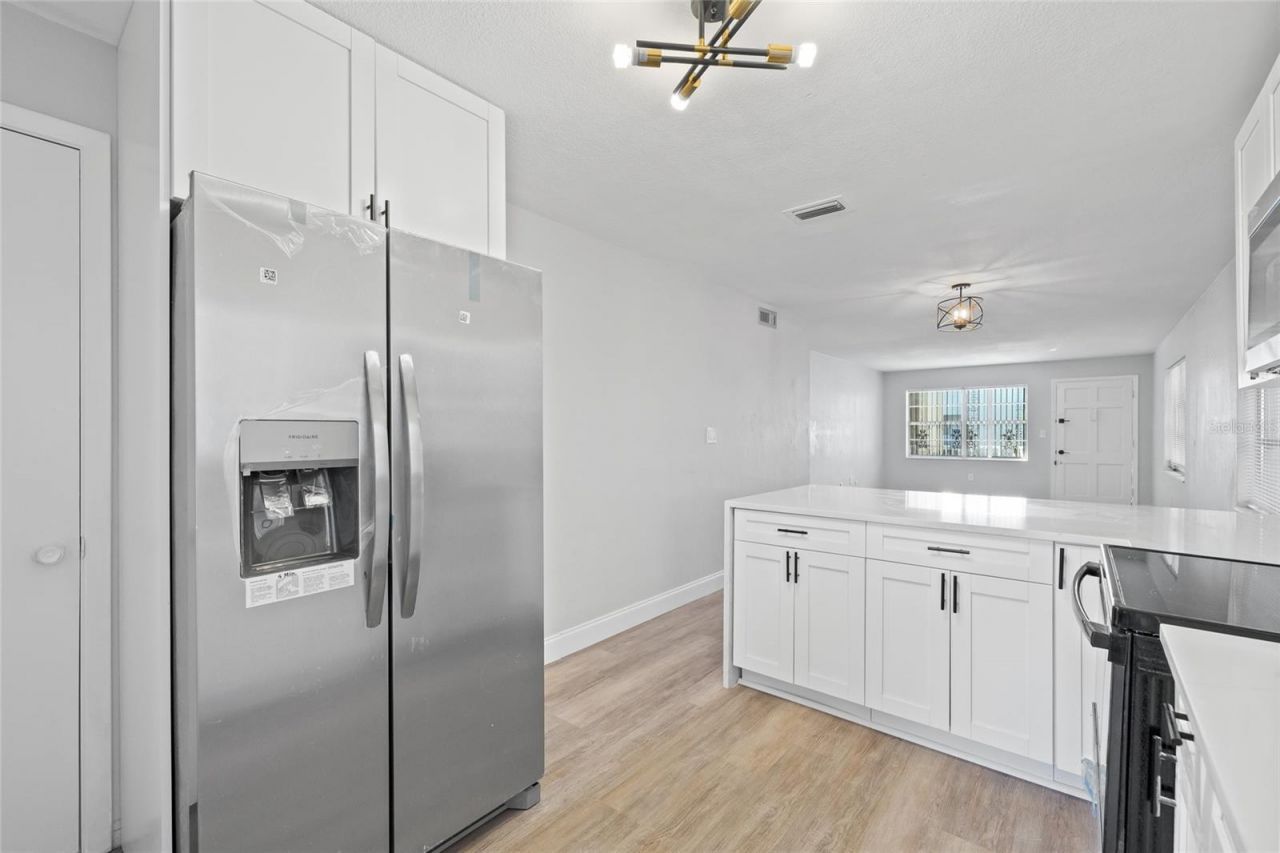 1000 49th Street N, Unit 214, Saint Petersburg, FL 33710 Photo