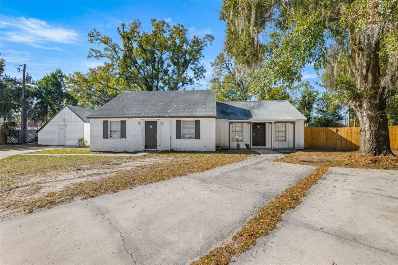 1403 College Park Lane, Tampa, FL 33612 Main Photo