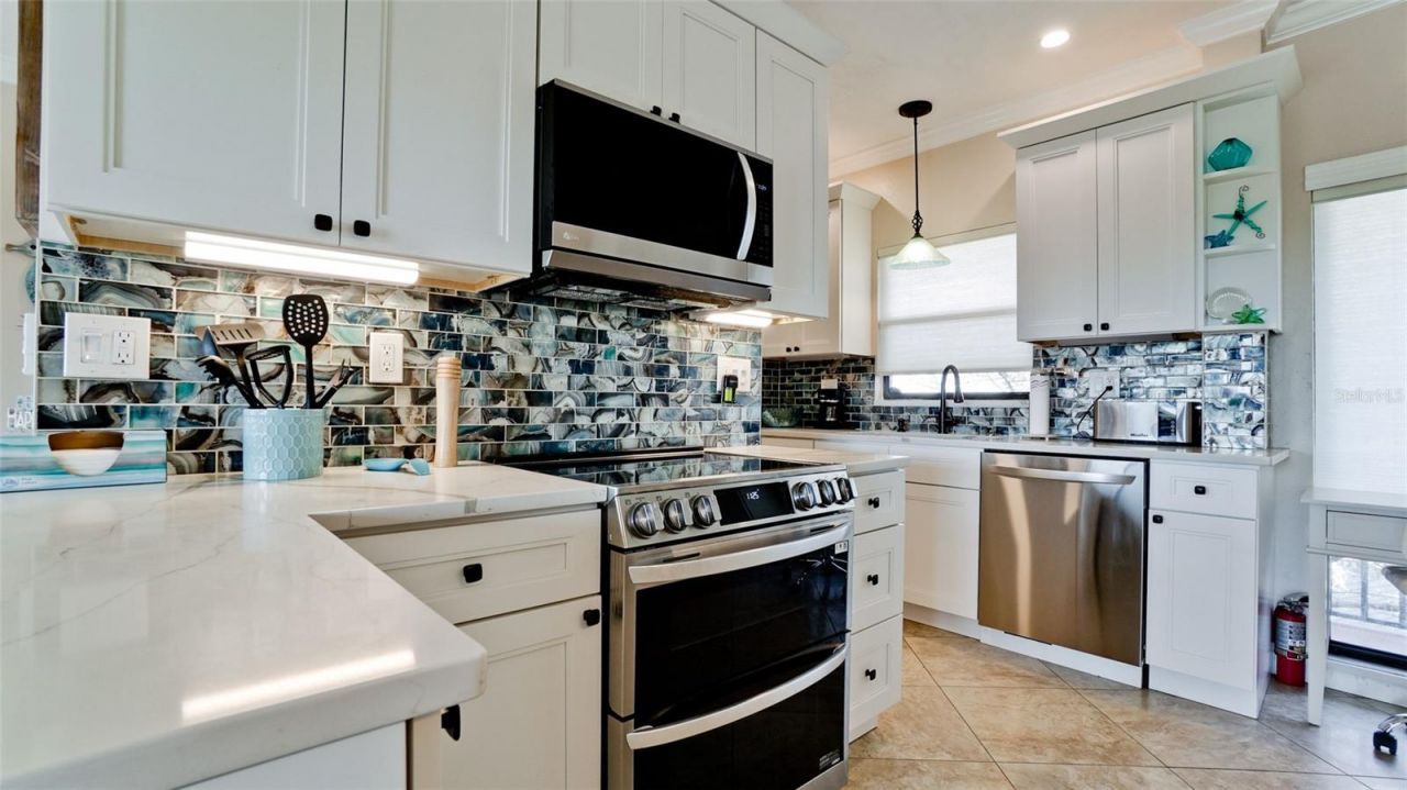 6005 Gulf Drive, Unit 219, Holmes Beach, FL 34217 Photo