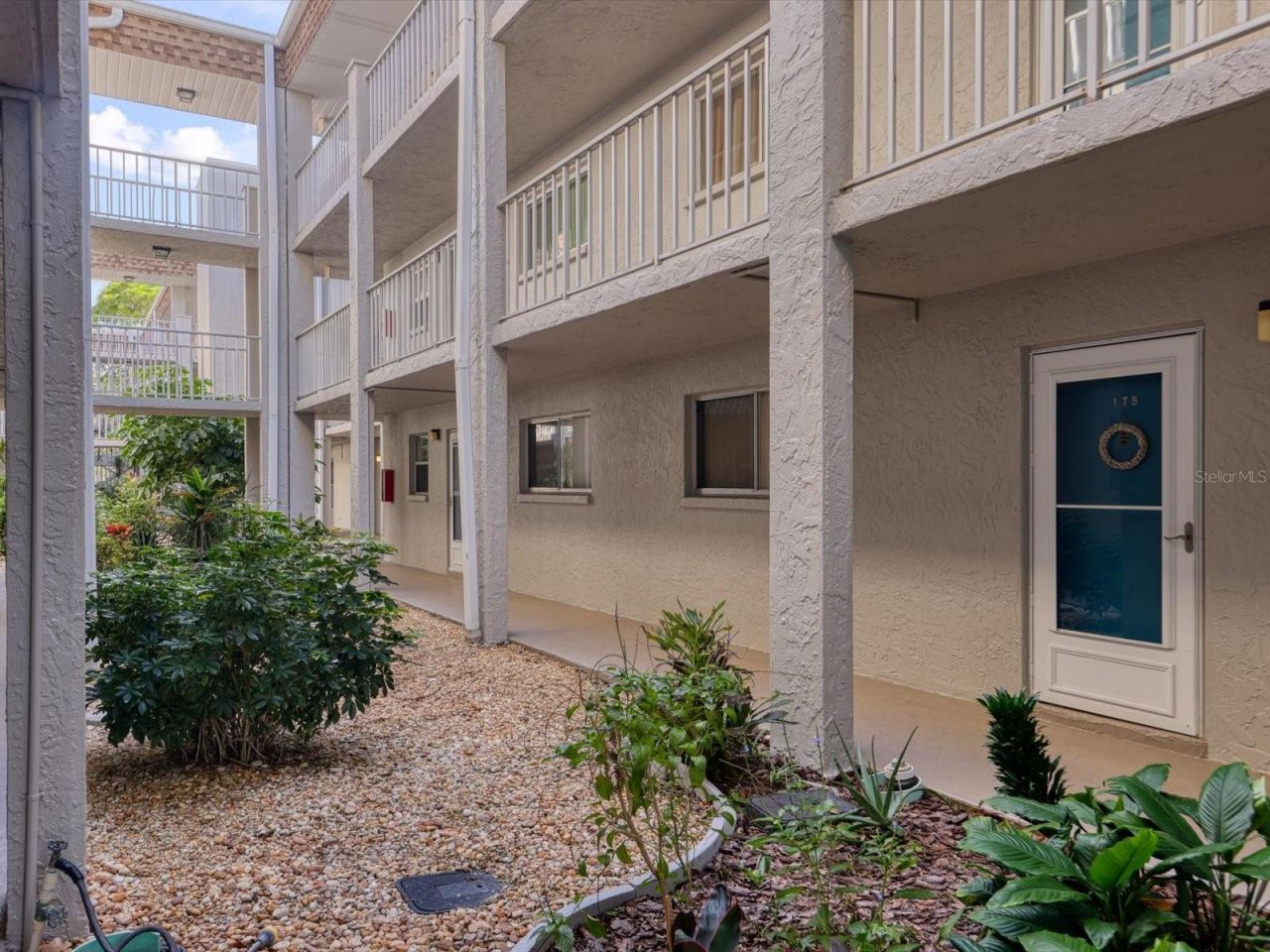 1330 Glen Oaks Drive E, Unit 174D, Sarasota, FL 34232 Photo