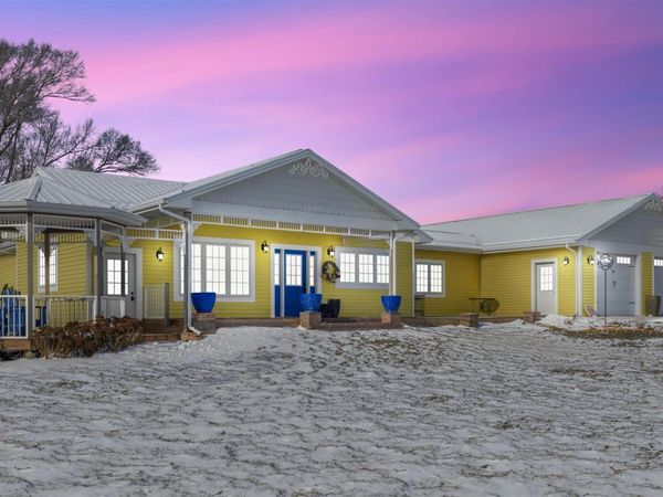 45218 Trystan Ct, Canistota, SD 57012