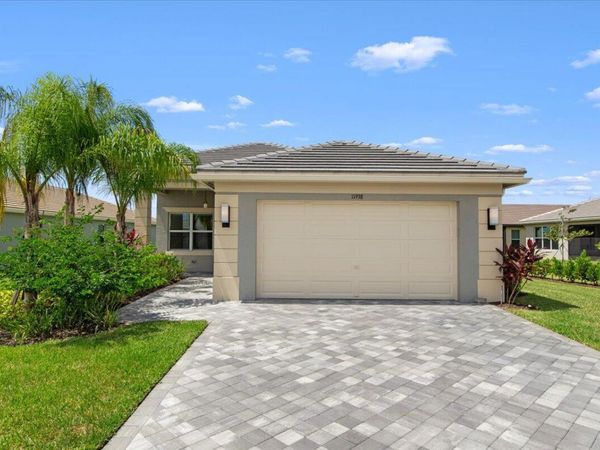 11938 SW Seaway Street, Port Saint Lucie, FL 34987