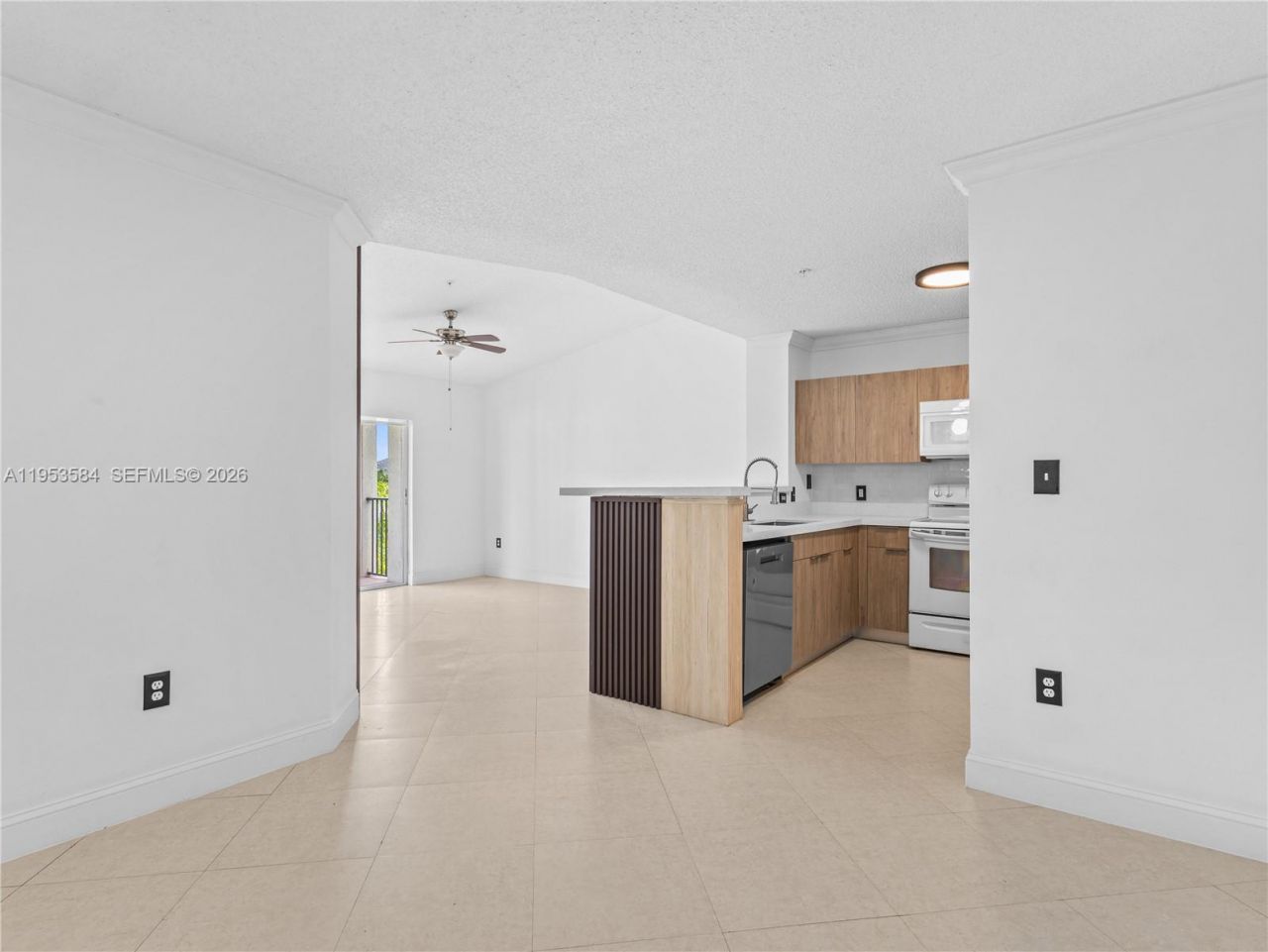 4460 NW 107th Ave, Unit 304-8, Doral, FL 33178 Photo