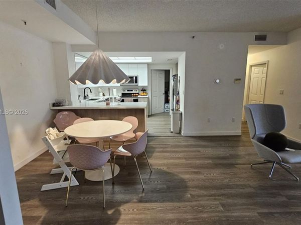 9755 NW 52nd St , Unit 201, Doral, FL 33178