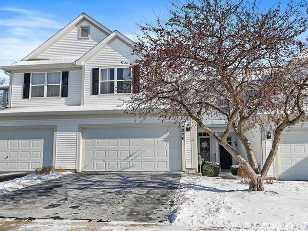 2920 LANGSTON Circle, Unit 2920, St. Charles, IL 60175