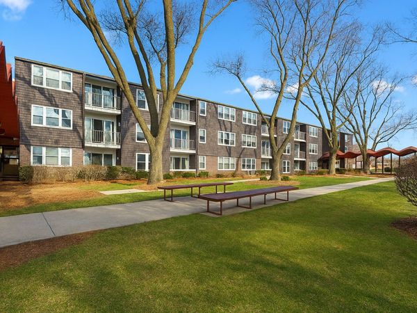 8712 Skokie Boulevard, Unit 3L, Skokie, IL 60076