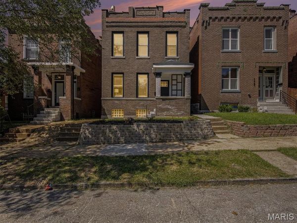 3467 Giles Avenue , St Louis, MO 63116