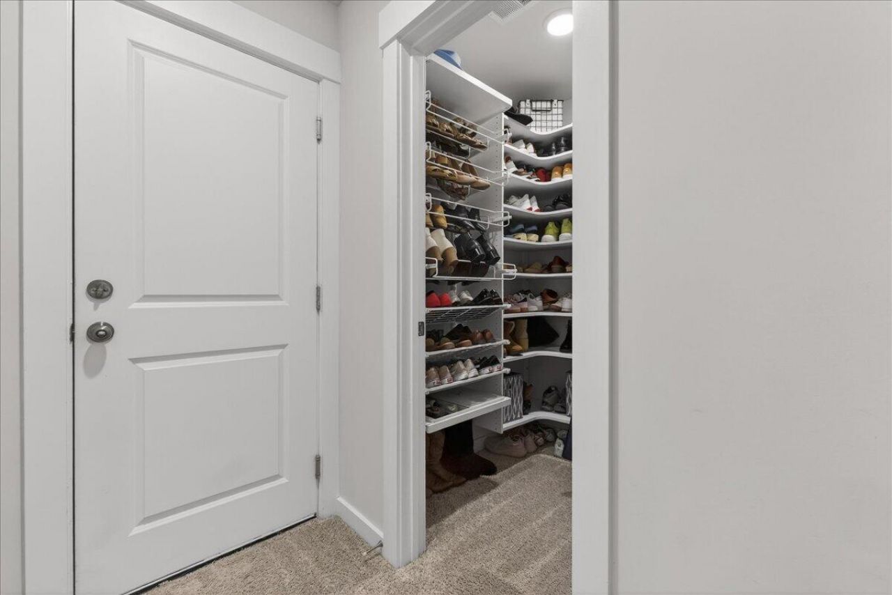 2017 Callaway Circle Photo 18