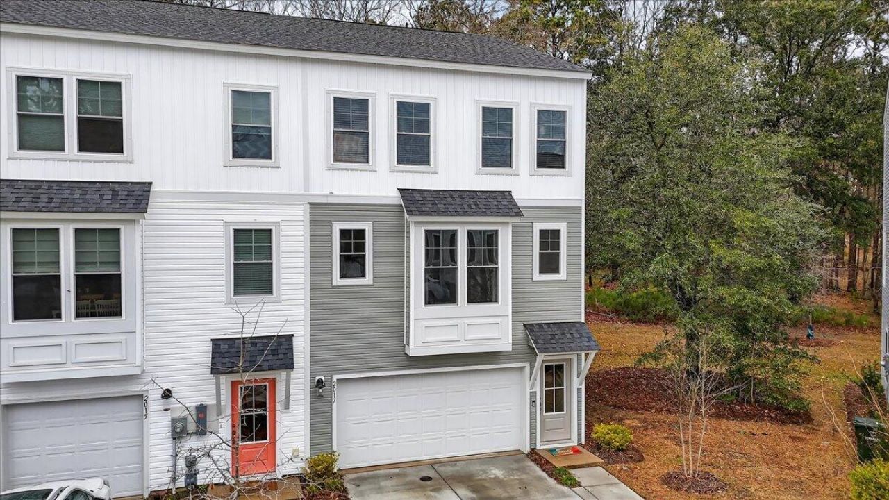 2017 Callaway Circle Photo 2