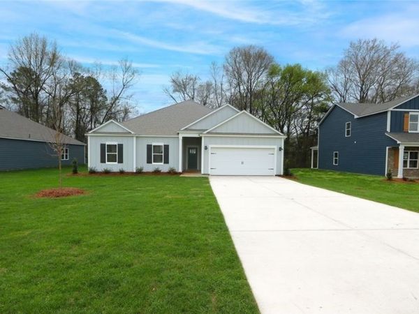 11924 Orchard Drive, Moundville, AL 35474