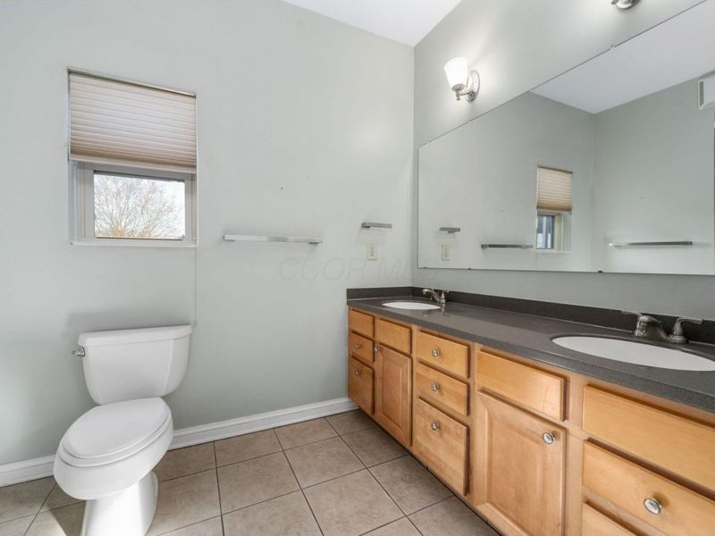 1744 Ridgecliff Road, Unit 12, Columbus, OH 43221 Photo 14