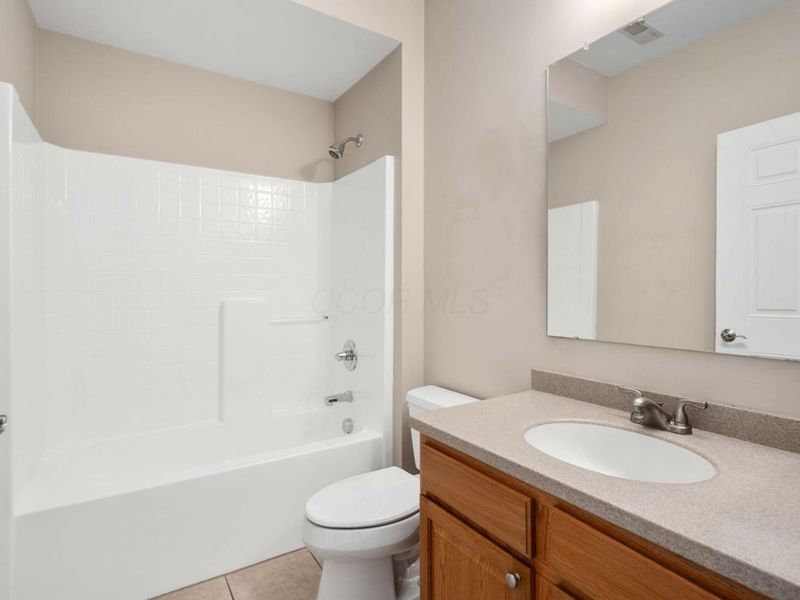 1744 Ridgecliff Road, Unit 12, Columbus, OH 43221 Photo 18