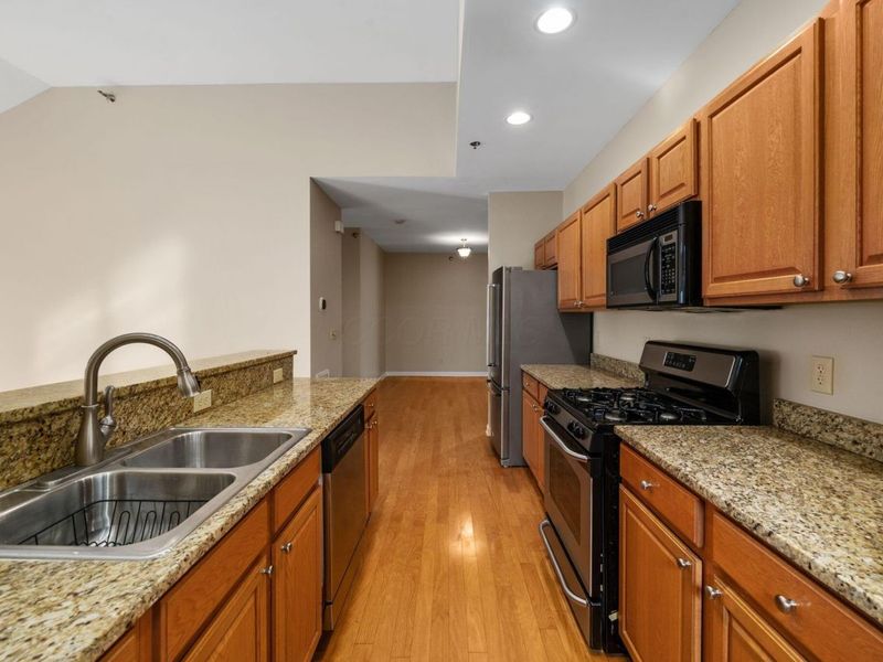 1744 Ridgecliff Road, Unit 12, Columbus, OH 43221 Photo 28