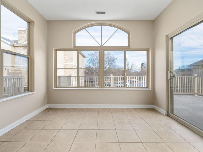 1744 Ridgecliff Road, Unit 12, Columbus, OH 43221 Photo 3