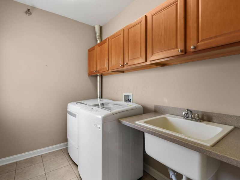 1744 Ridgecliff Road, Unit 12, Columbus, OH 43221 Photo 37