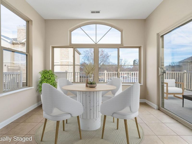 1744 Ridgecliff Road, Unit 12, Columbus, OH 43221 Photo 4