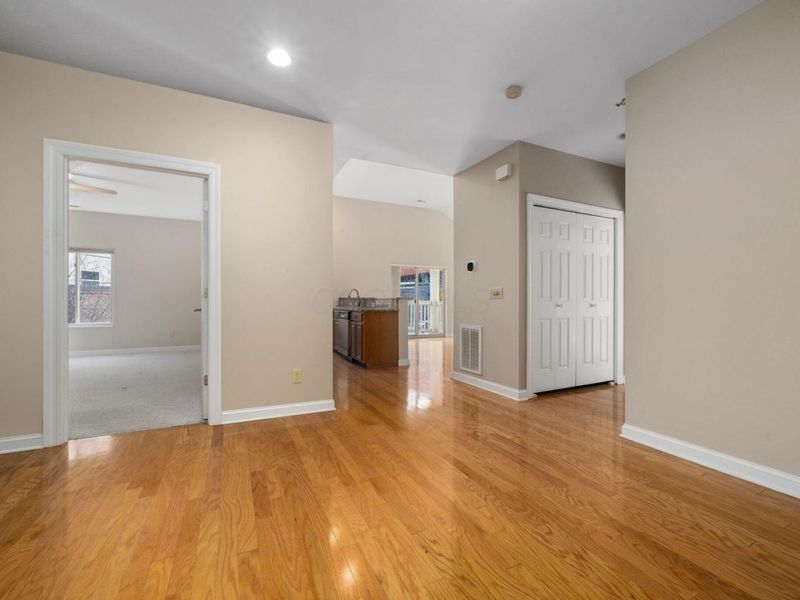 1744 Ridgecliff Road, Unit 12, Columbus, OH 43221 Photo 7
