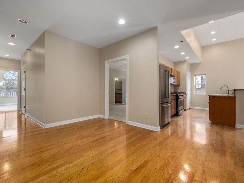 1744 Ridgecliff Road, Unit 12, Columbus, OH 43221 Photo 9