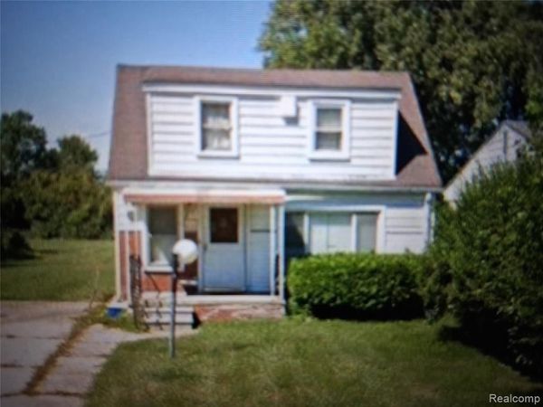 32409 Robeson Street, St. Clair Shores, MI 48082
