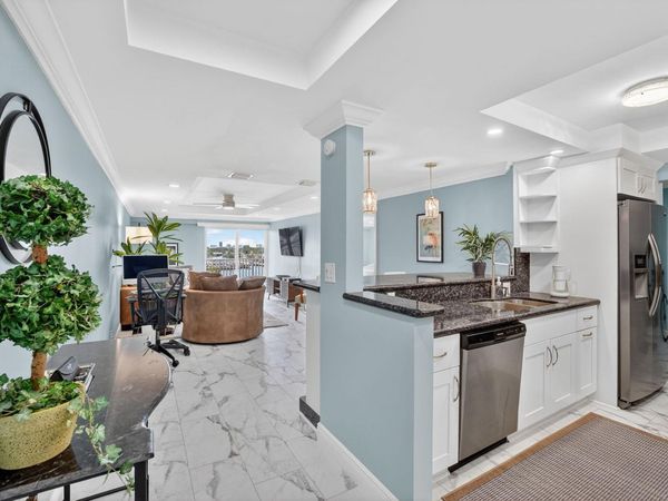 95 N Birch Rd, Unit 702, Fort Lauderdale, FL 33304