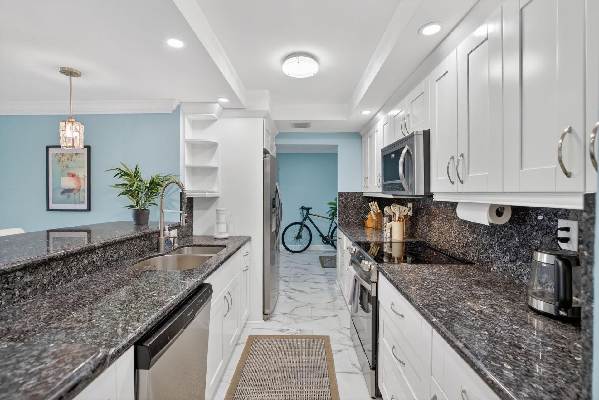 95 N Birch Road, Unit 702, Fort Lauderdale, FL 33304 Photo