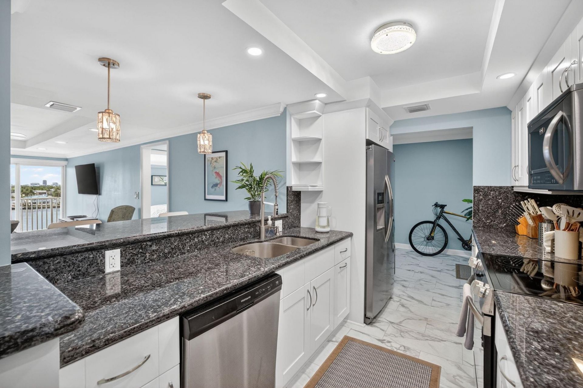 95 N Birch Road, Unit 702, Fort Lauderdale, FL 33304 Photo