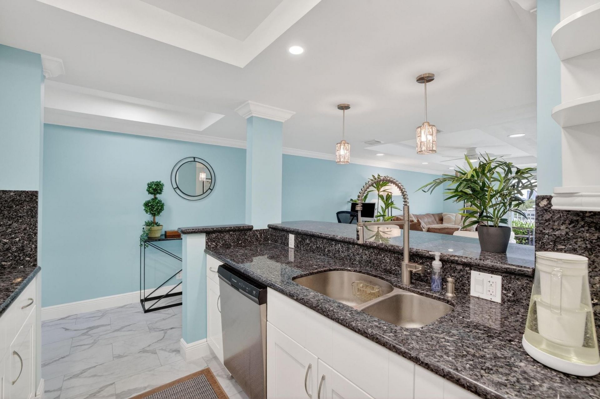 95 N Birch Road, Unit 702, Fort Lauderdale, FL 33304 Photo