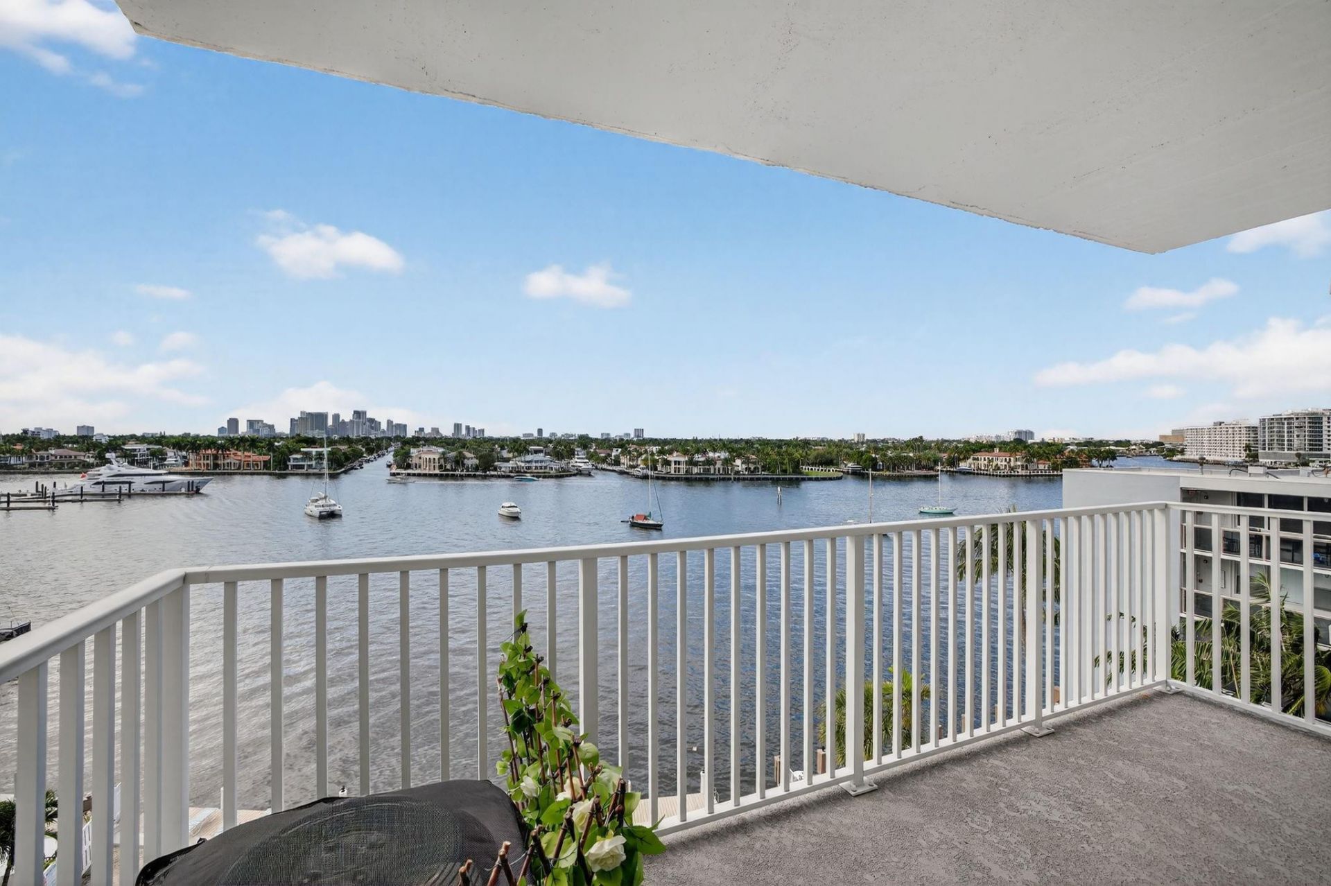 95 N Birch Road, Unit 702, Fort Lauderdale, FL 33304 Photo