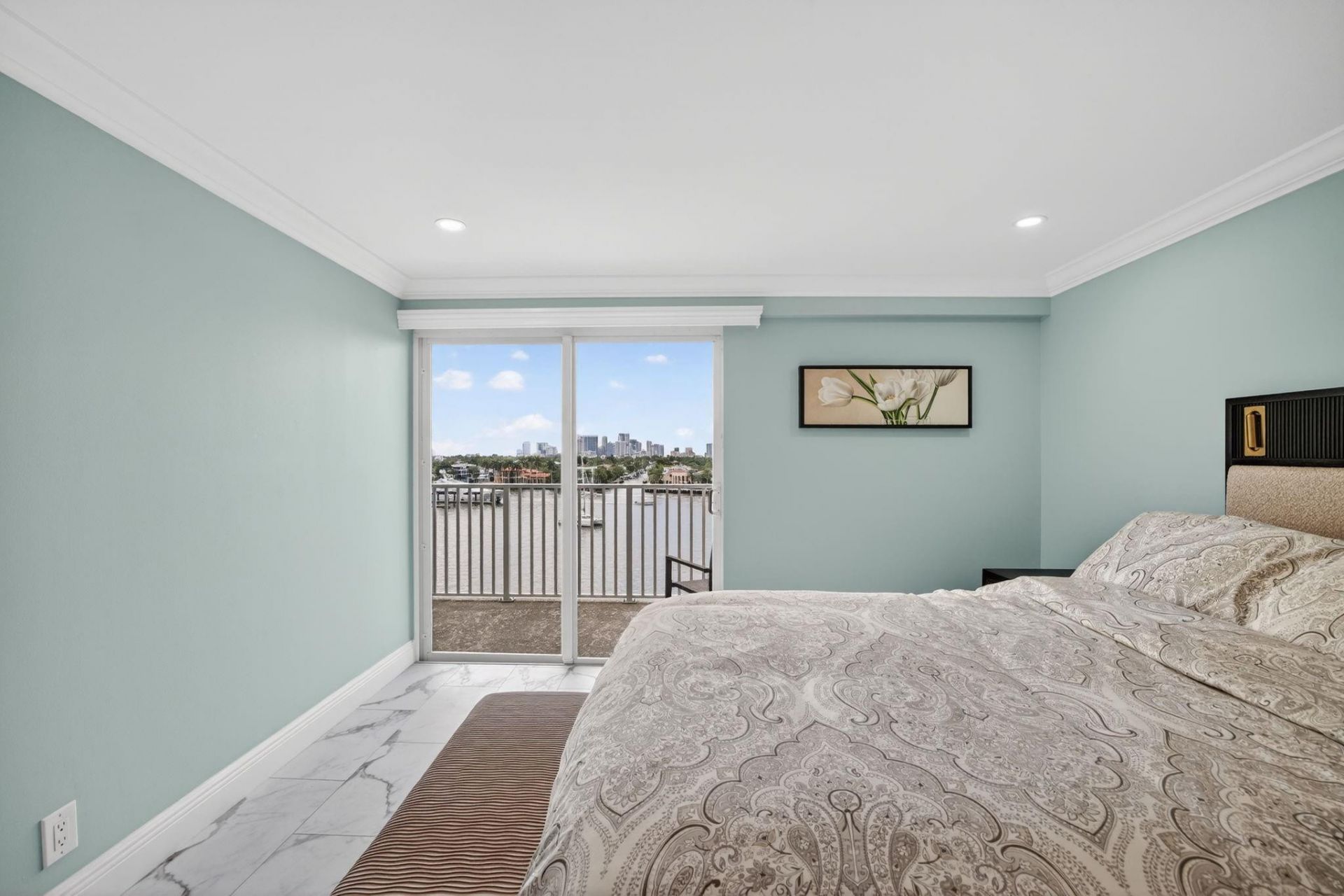 95 N Birch Road, Unit 702, Fort Lauderdale, FL 33304 Photo