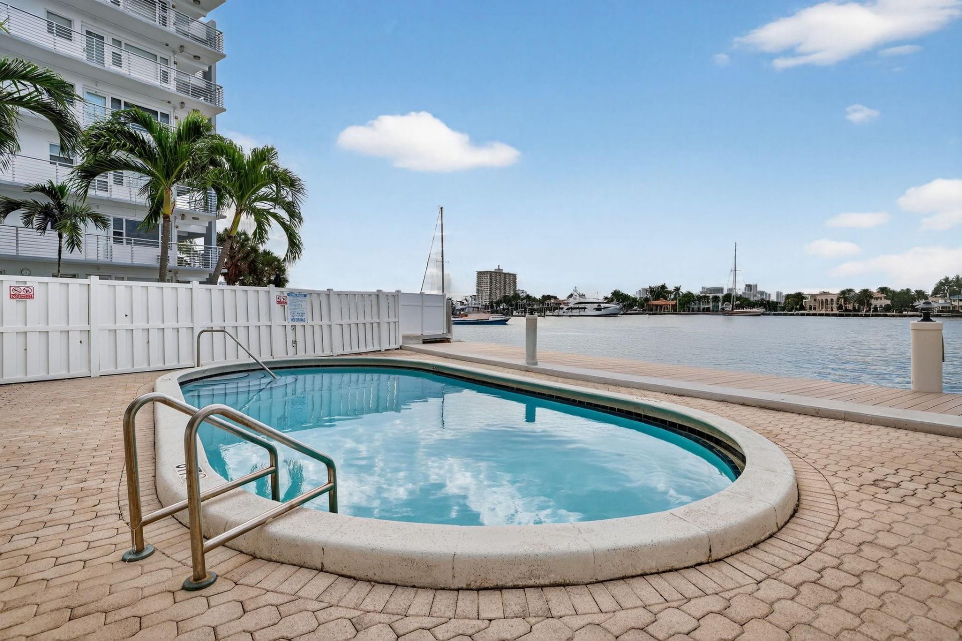 95 N Birch Road, Unit 702, Fort Lauderdale, FL 33304 Photo