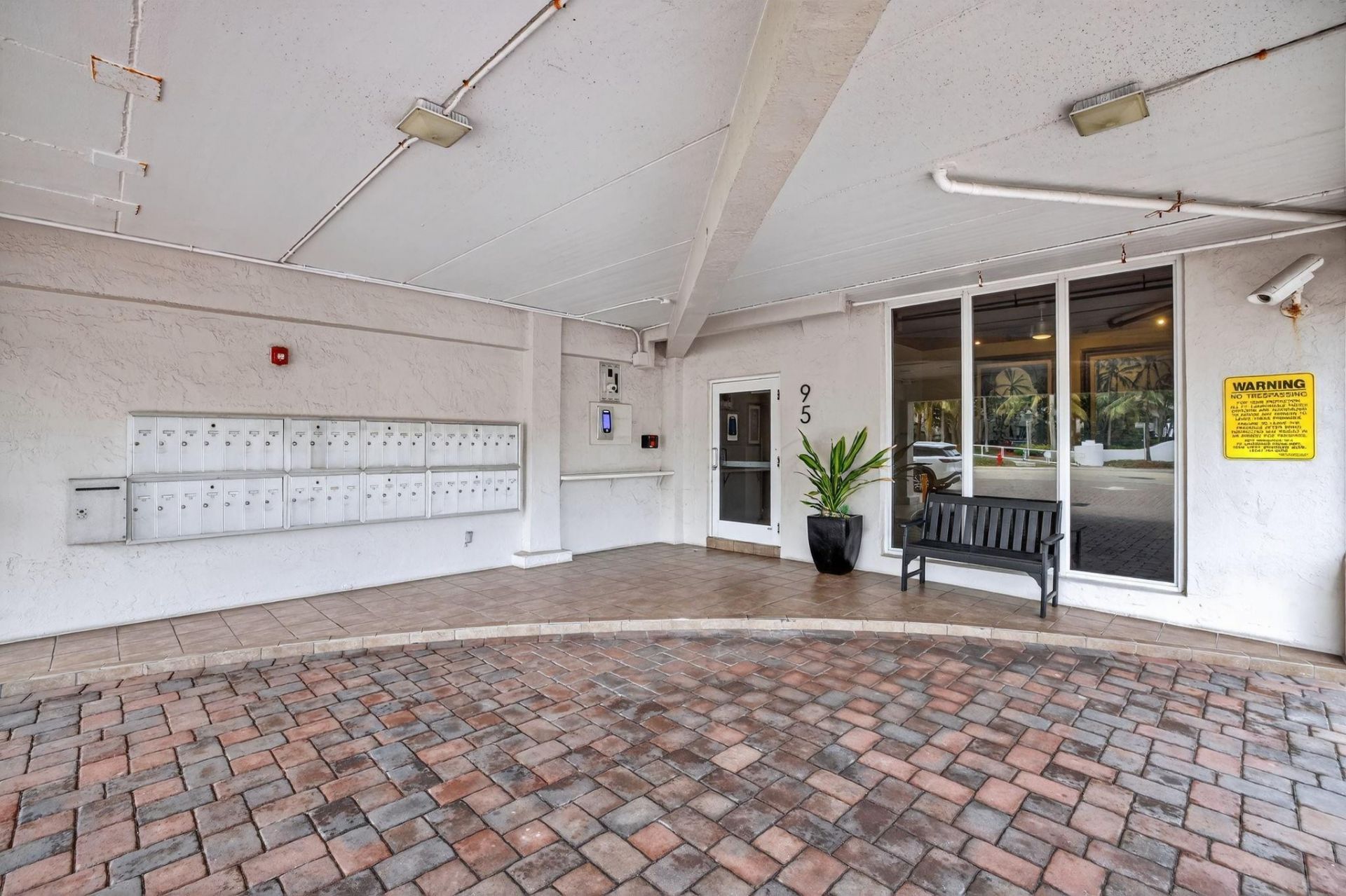 95 N Birch Road, Unit 702, Fort Lauderdale, FL 33304 Photo