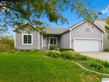 6137 N 146th Street, Omaha, NE 68116