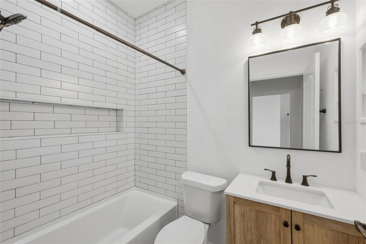 803 Fairwaycove Lane, Unit 205, Bradenton, FL 34212 Photo