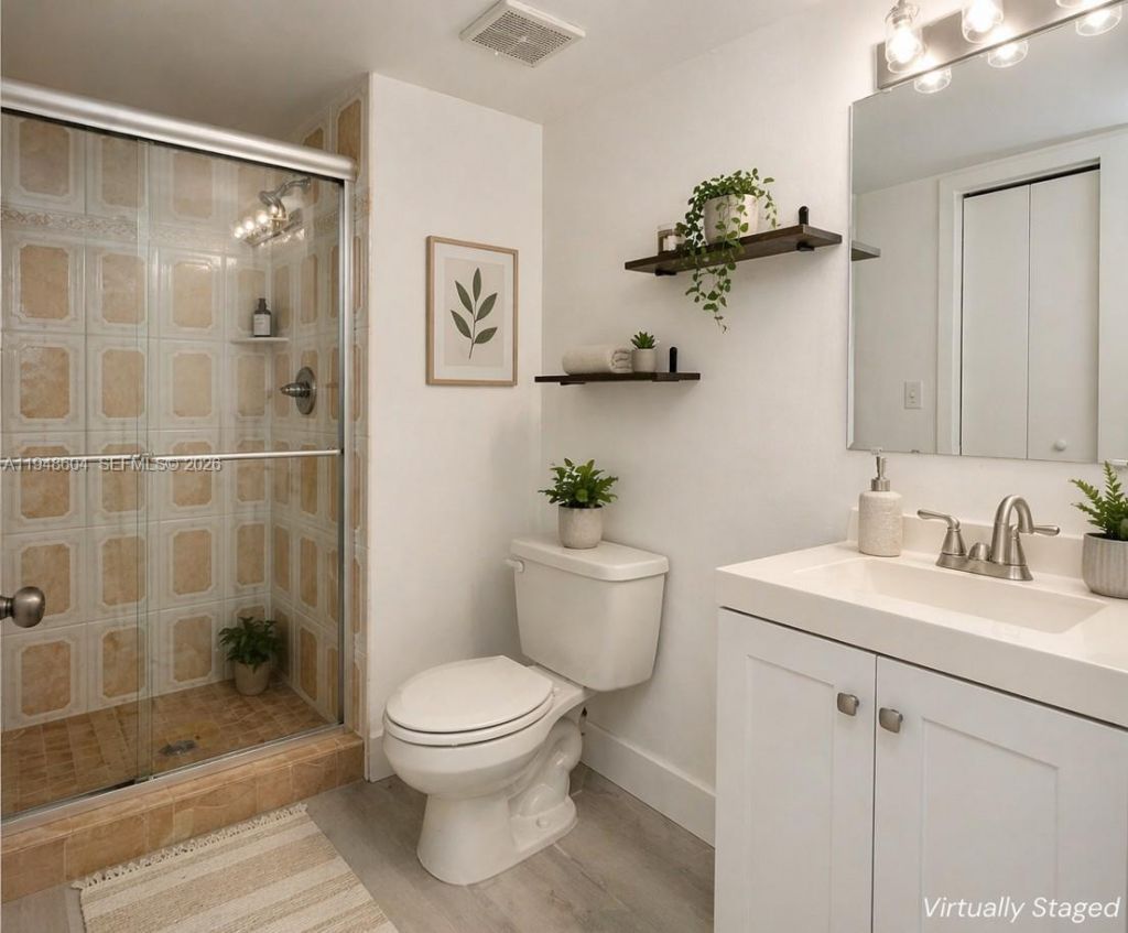 321 Lakeview Dr, Unit 105, Weston, FL 33326 Photo