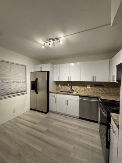 321 Lakeview Dr, Unit 105, Weston, FL 33326 Photo