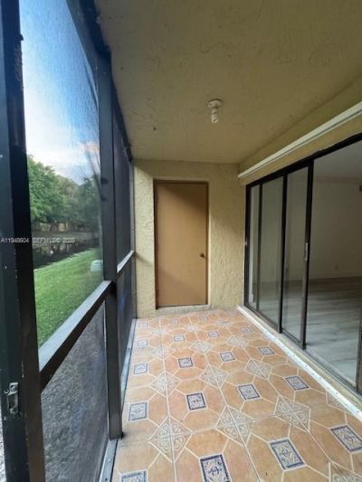 321 Lakeview Dr, Unit 105, Weston, FL 33326 Photo