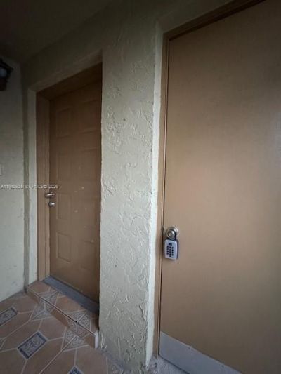 321 Lakeview Dr, Unit 105, Weston, FL 33326 Photo