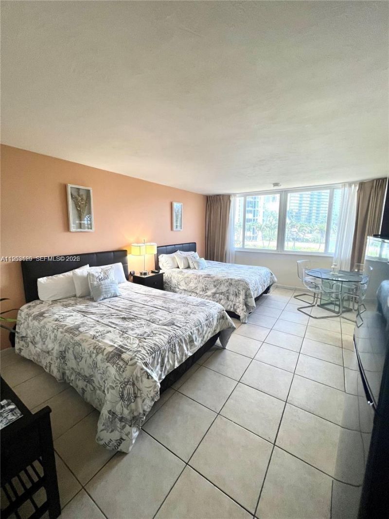 19201 Collins Ave, Unit 242, Sunny Isles Beach, FL 33160 Photo