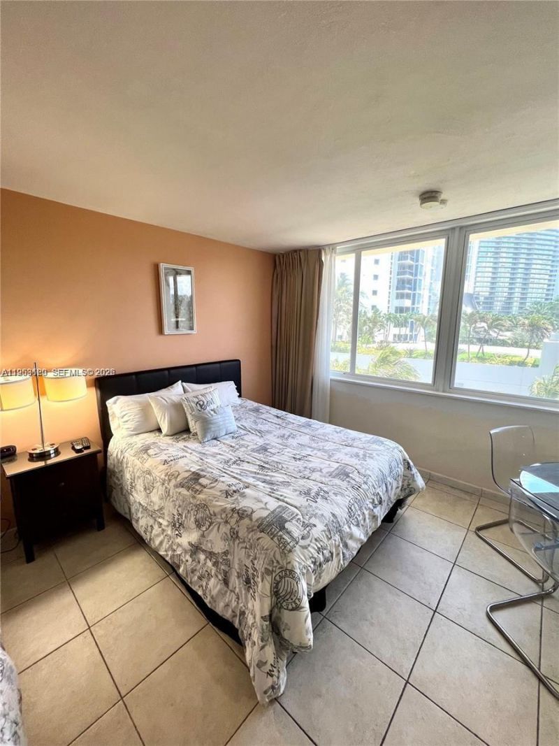 19201 Collins Ave, Unit 242, Sunny Isles Beach, FL 33160 Photo