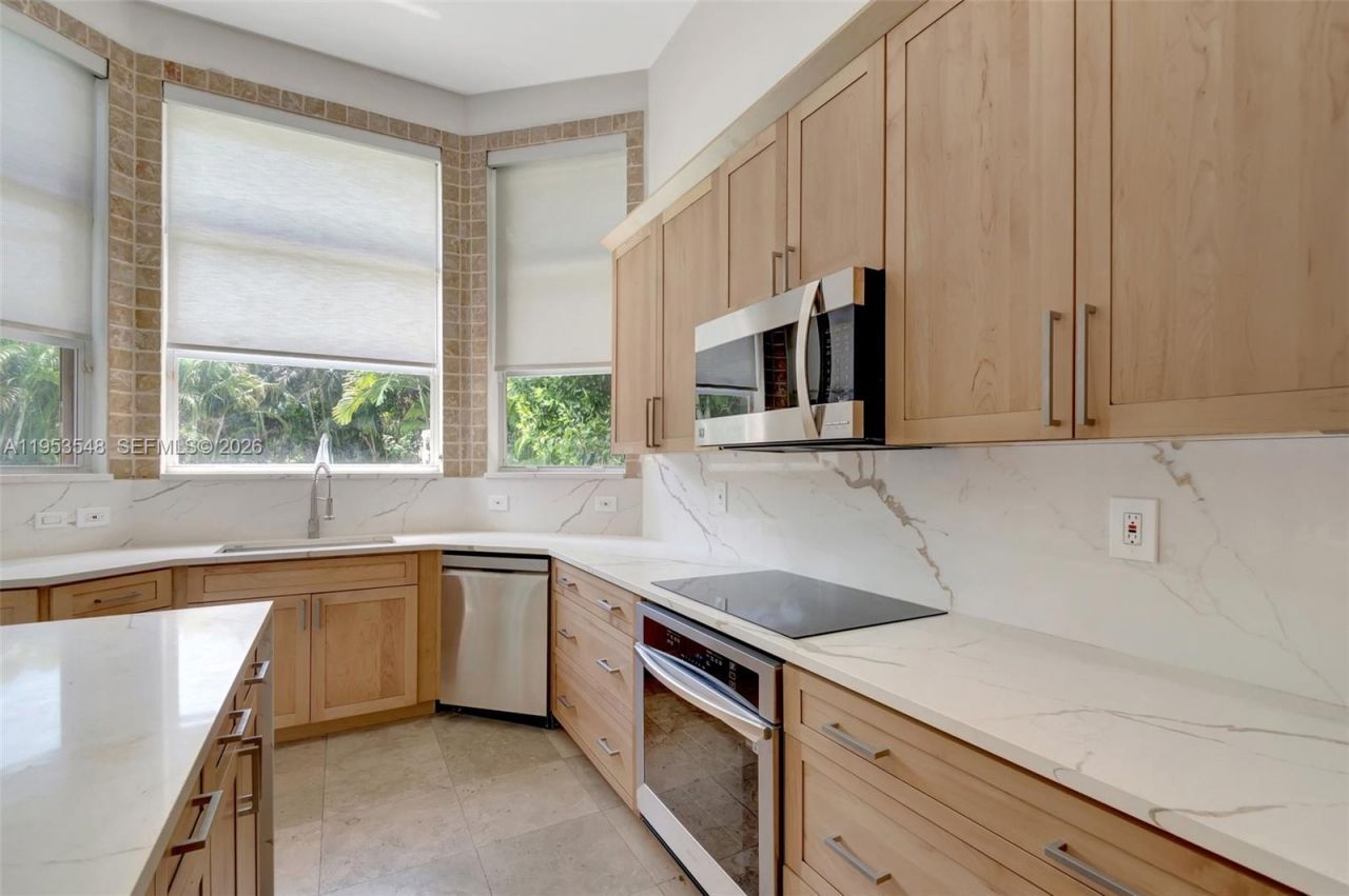 8244 Lakeview Dr, West Palm Beach, FL 33412 Photo