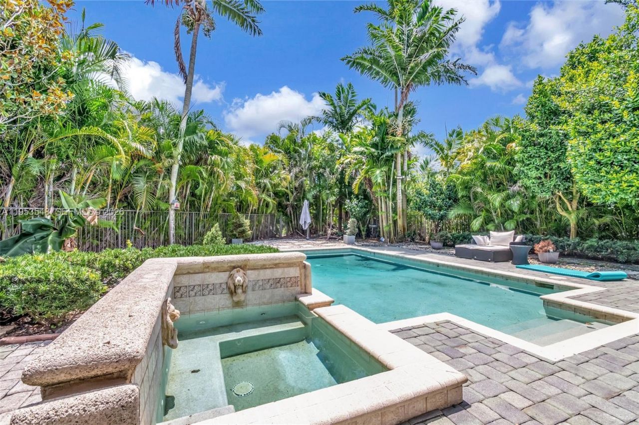 8244 Lakeview Dr, West Palm Beach, FL 33412 Photo