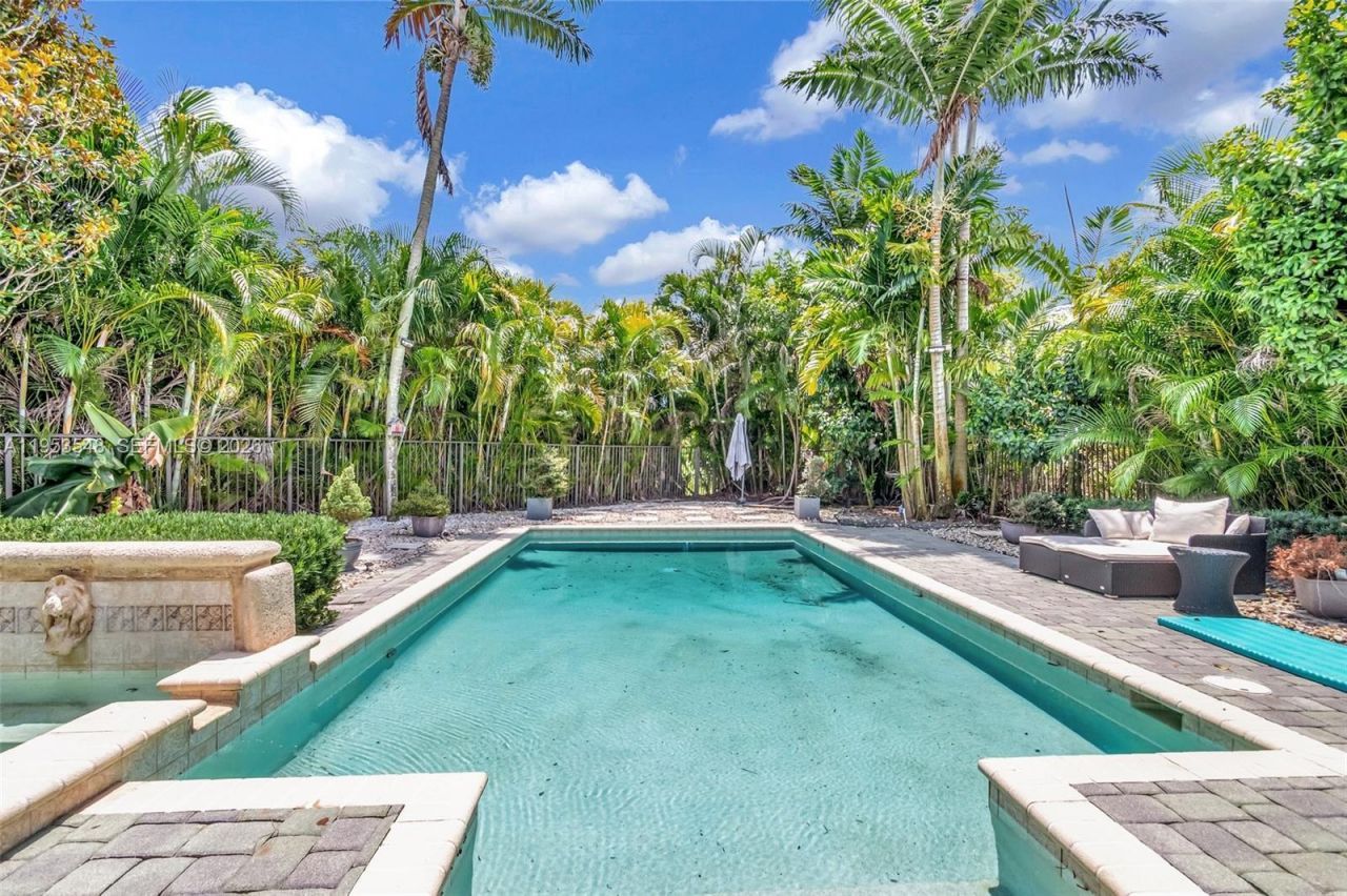 8244 Lakeview Dr, West Palm Beach, FL 33412 Photo