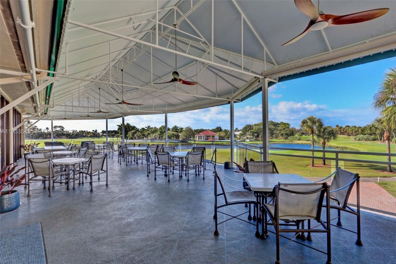 8244 Lakeview Dr, West Palm Beach, FL 33412 Photo